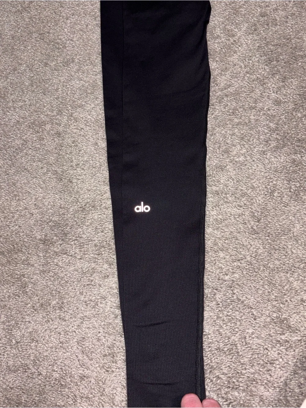 🧘‍♀️ Alo Yoga Seamless High-Waist Ribbed Legging – Black (Size XS)